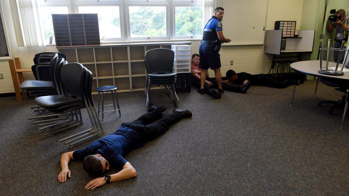 Members of the Sarasota Police Department, Sarasota County schools and Sarasota County Sheriff’s Dispatch participated in active shooter training at Southside Elementary School in Sarasota Friday. The group ran several scenarios, and the participants were unaware of the training before getting called by dispatchers.