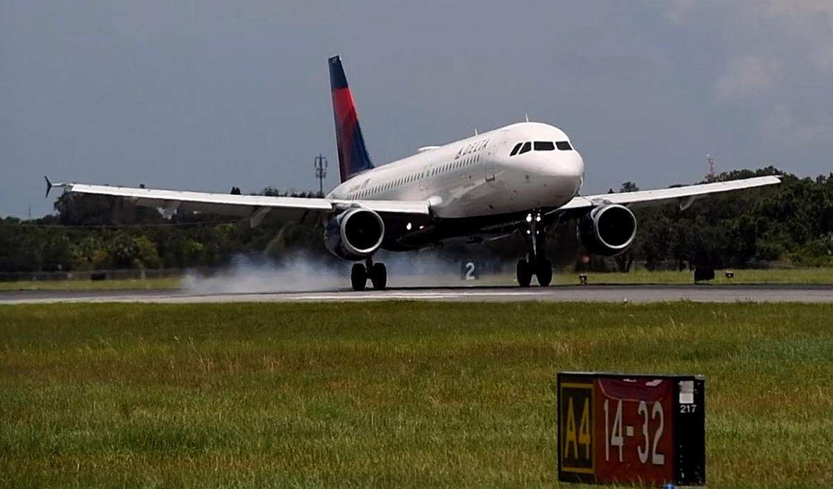The Sarasota Bradenton International Airport saw a record year for passenger travel, and arrests, in 2021. Photo taken 7/18/2021.