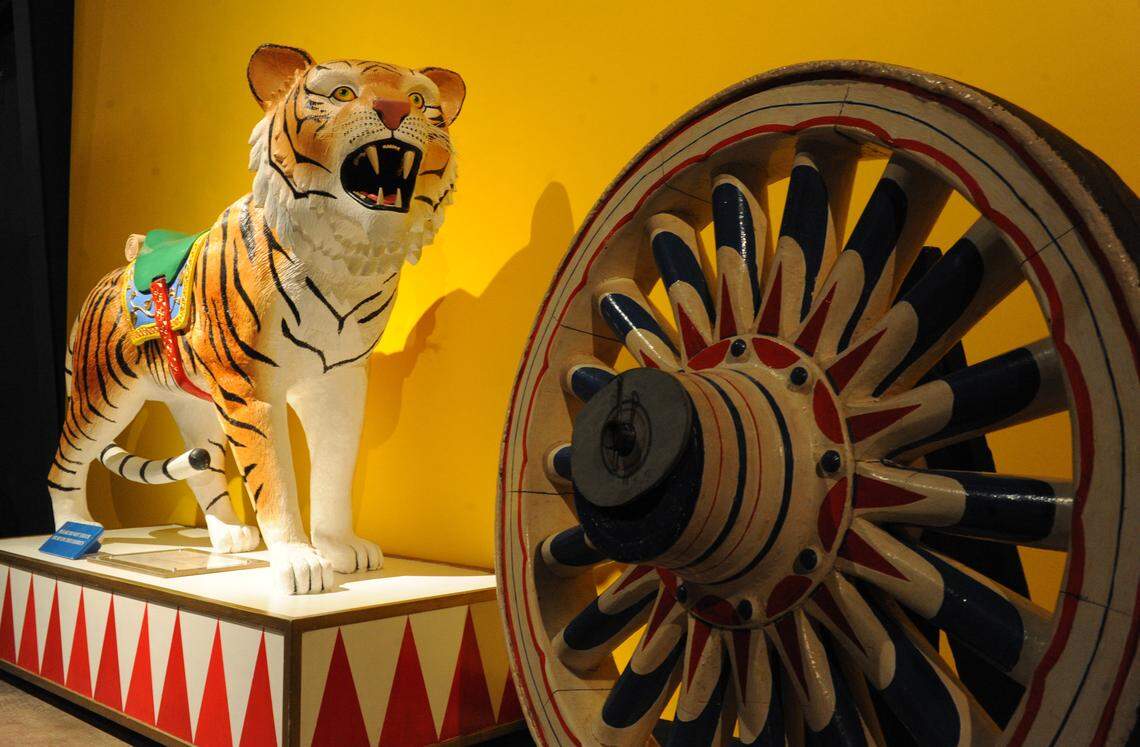 0222_BRLO_woodcarvers