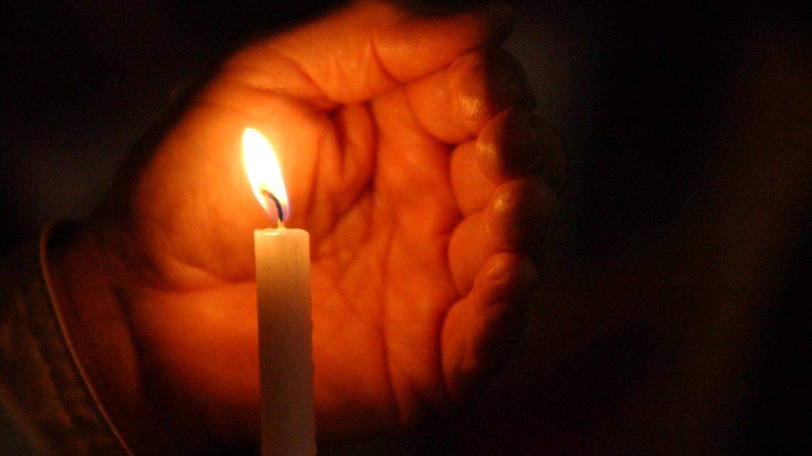 A “healer” scheme that promised to connect people with the dead ended with two arrests in Florida, according to the DeSoto County Sheriff’s Office.