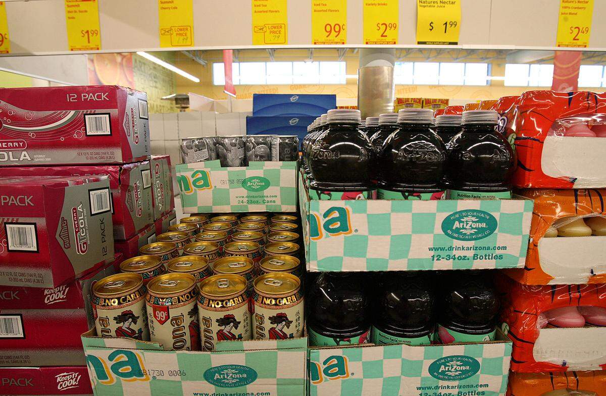 A worker at one of Aldi’s Bradenton-area discount supermarkets has tested positive for COVID-19, a corporate spokesperson confirmed&nbsp; Thursday.