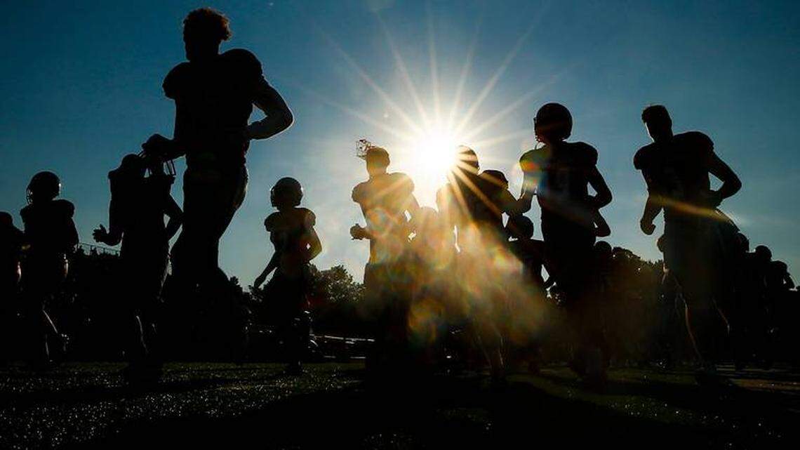 Friday night lights: Here are the Week 6 final scores for Manatee County football teams