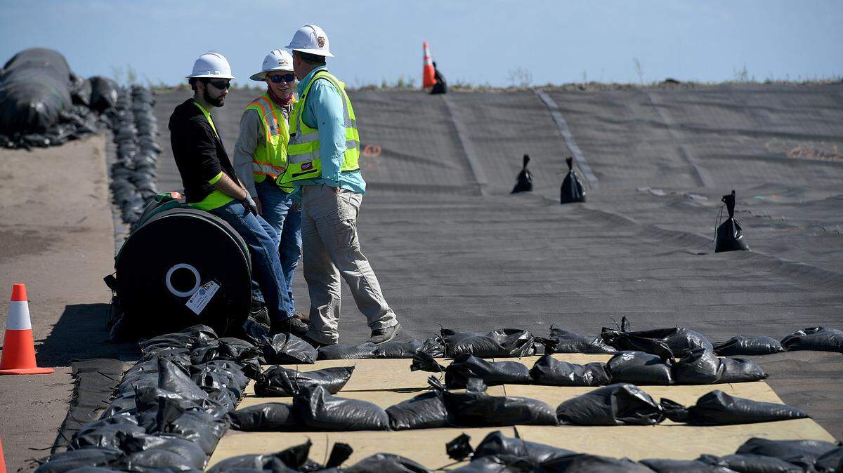 Dos años después que un vertido de agua de emergencia se convirtió en un desastre medioambiental en la Bahía de Tampa, las condiciones han mejorado mucho en Piney Point, según los operadores del lugar. Se está procediendo al cierre de las instalaciones y el estanque más grande se vaciará en breve.