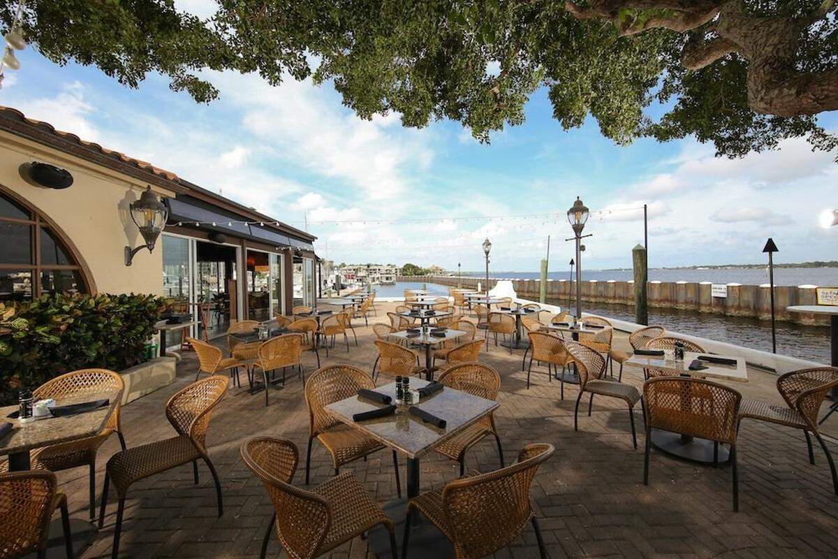 Pier 22 Restaurant in downtown Bradenton will offer festive holiday happenings on New Year’s Eve.