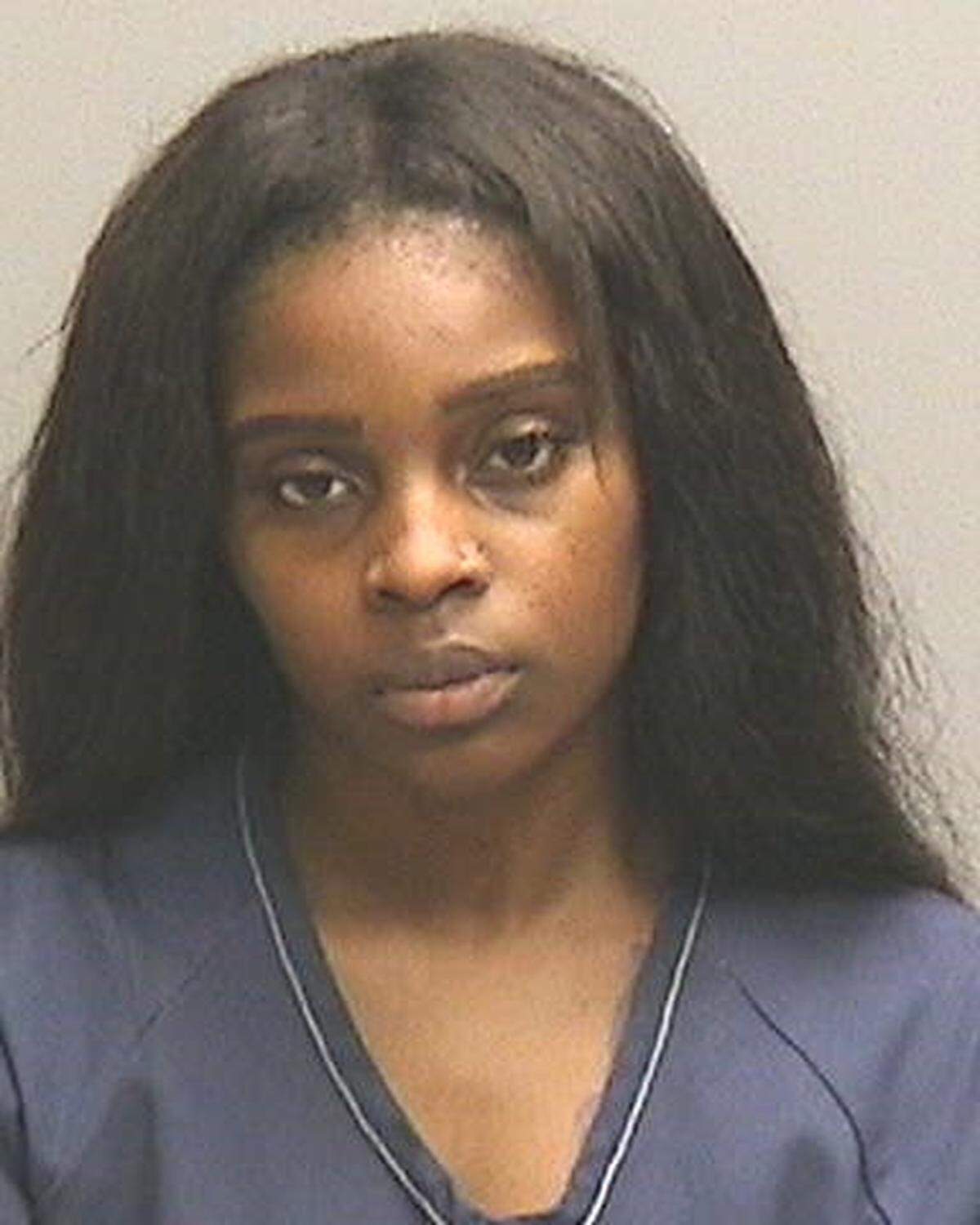 Shavondra Davis, probation violation, $2,000 bond.