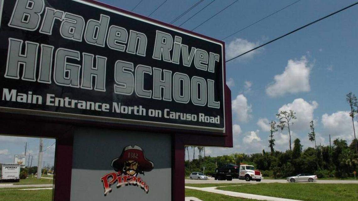 Manatee County deputies arrest student after high school shooting threat