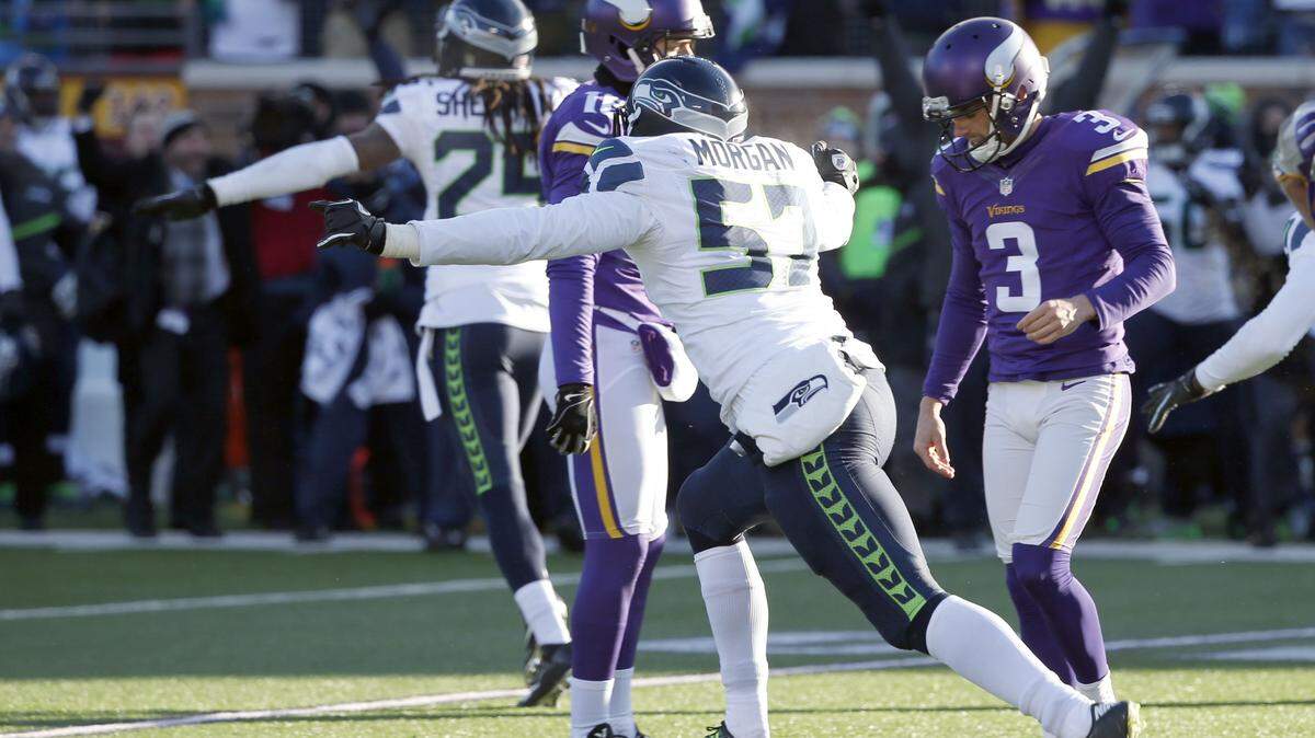 Minnesota Vikings kicker Blair Walsh (3) reacts after missing a field goal during the second half of an NFL wild-card football game against the Seattle Seahawks, Sunday, Jan. 10, 2016, in Minneapolis. The Seahawks won 10-9. (AP Photo/Jim Mone)