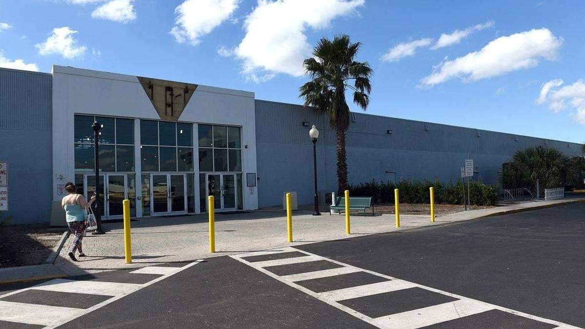 The new owners of the Desoto Square Mall are already in financial trouble. Can they still bring the dream to life?