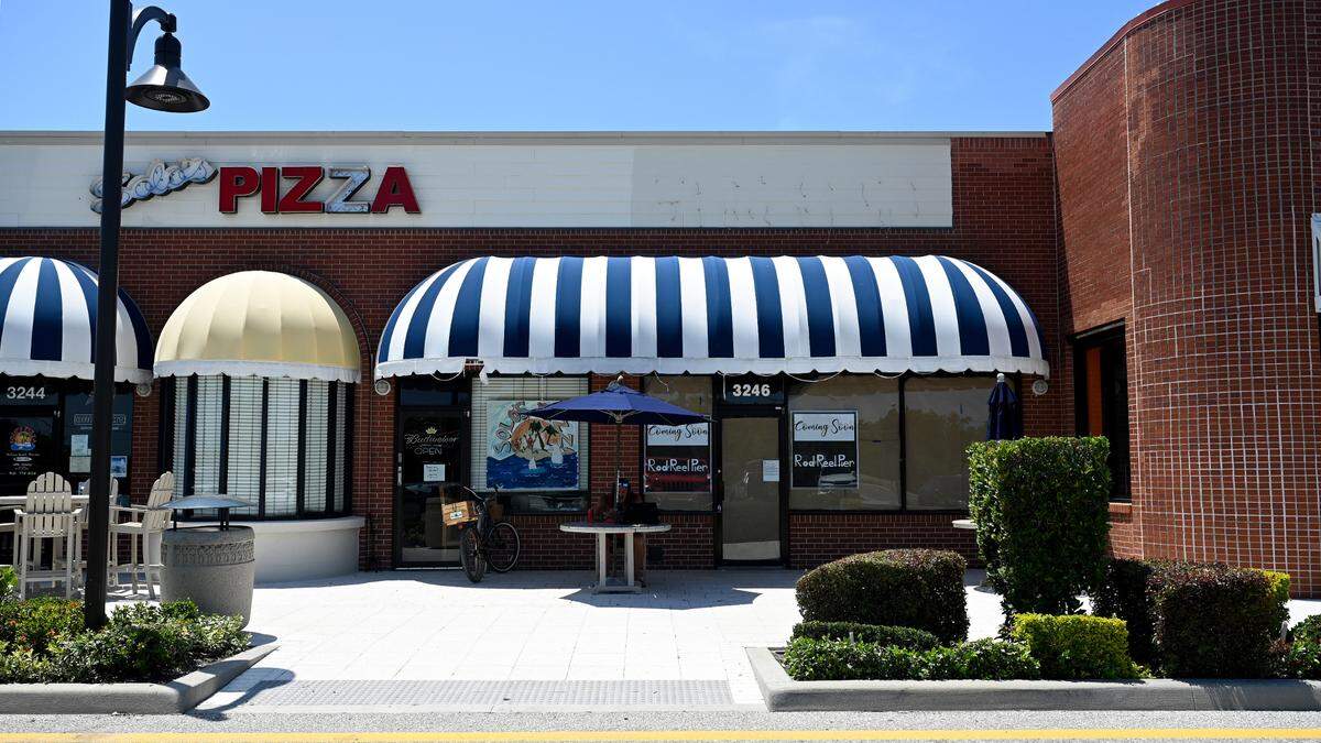 While plans for rebuilding the Rod & Reel Pier are underway, the iconic restaurant is preparing to open a storefront in Holmes Beach.