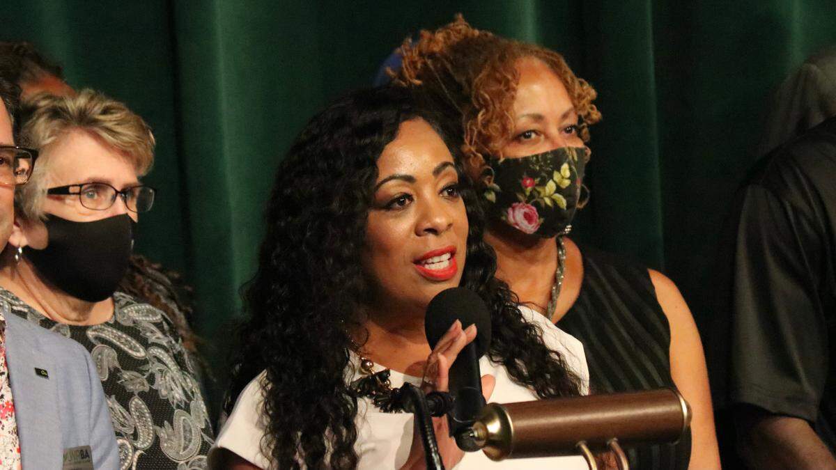 10/21/2021--Tarnisha Cliatt, president and founder of the Manasota Black Chamber of Commerce, encouraged attendees at the Elevating CommUnity event at State College of Florida to stand against racial disparity and work to unify the community.