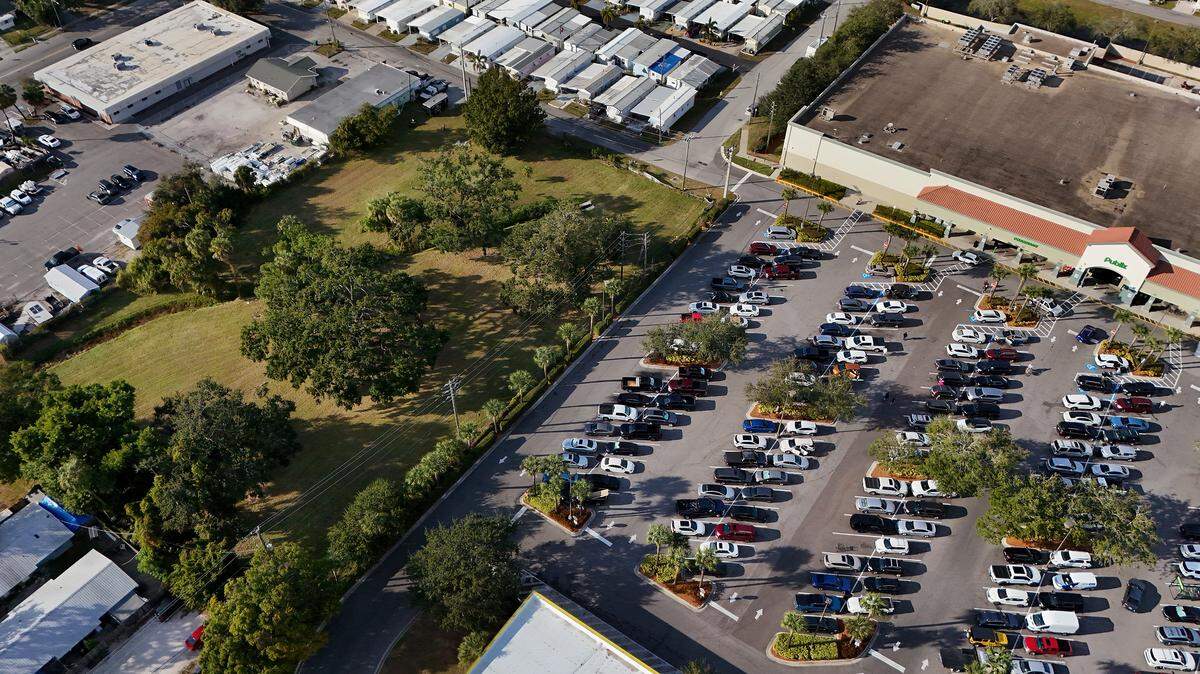 The Palmetto City Commission approved plans for Manatee County Habitat for Humanity’s 20-unit affordable housing project along 11th Street West, to the left of the Publix, shown on Nov. 25, 2025.
