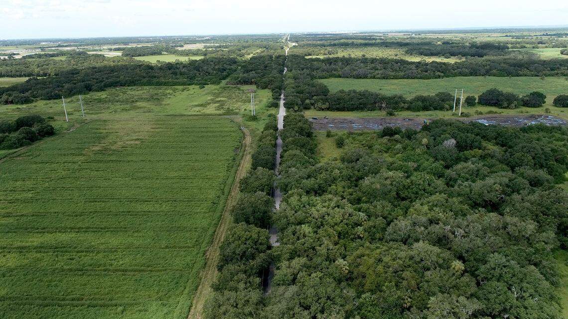 The Manatee Board of County Commissioners voted unanimously in 2021 to approve Neal Land & Neighborhood’s request to rezone agricultural land and a general development plan for 635 acres north of Buckeye Road. The project will bring more than 1,830 new homes to Parrish, along with a Fort Hamer Road extension that connects to Hillsborough County. This aerial photo looks west over the property along Buckeye Road.