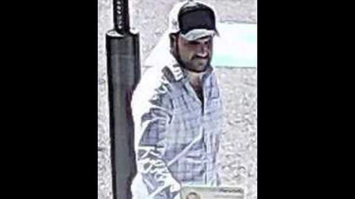 Police said they’ve arrested Christopher Dimastrantonio, 37, after he allegedly went into a Kay Jewelers in Bradenton and walked out with a $9,000 gold chain.