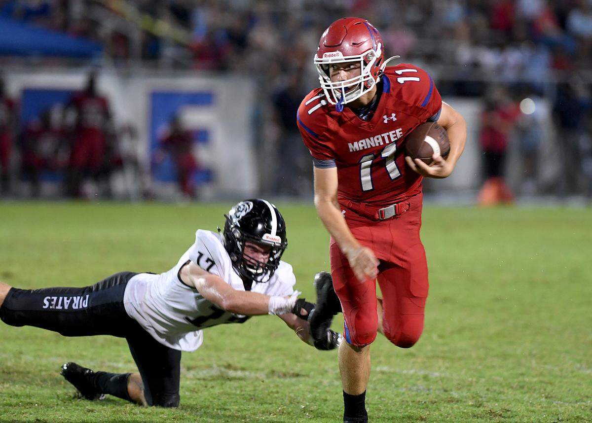 Quarterback Jayce Berzowski helped lead Manatee to the program’s first district title since 2015.
