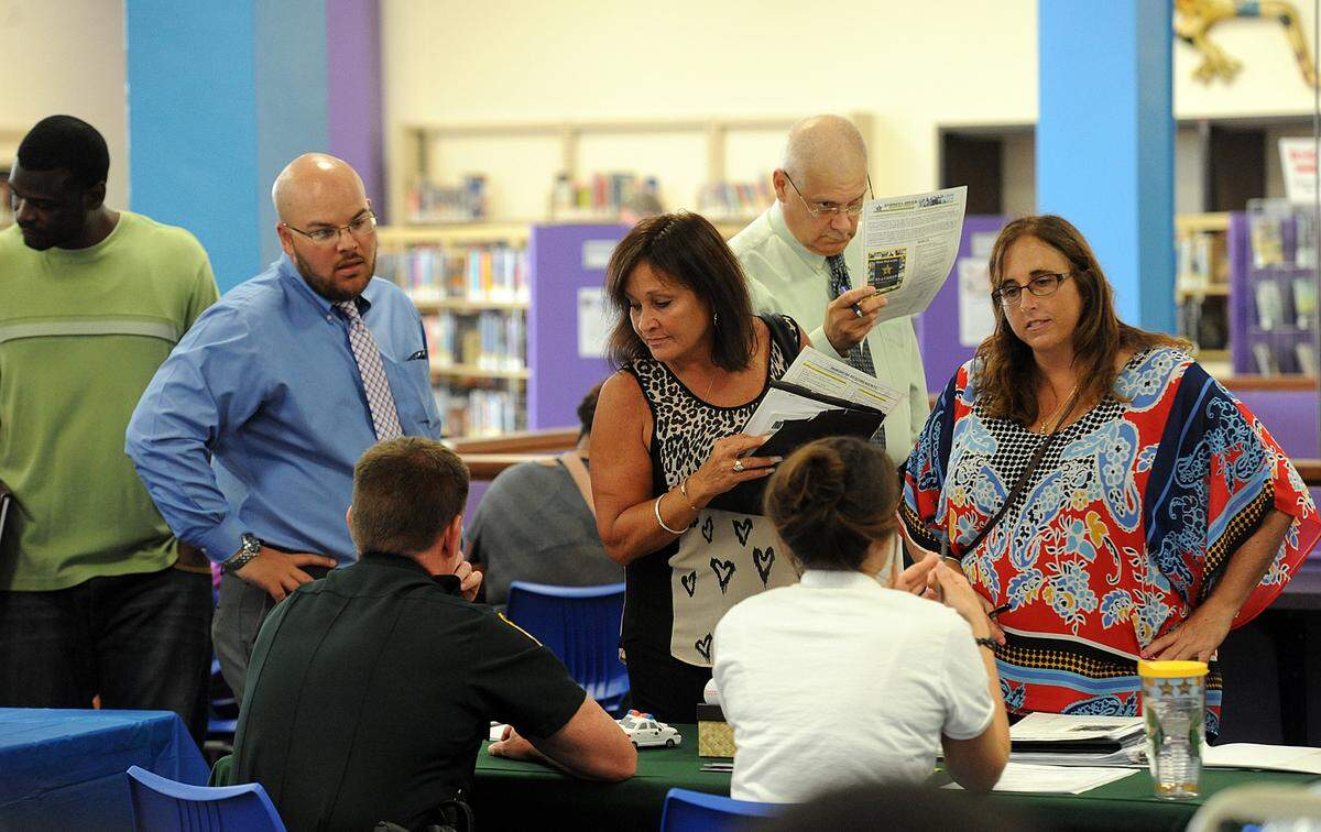 Job seekers will have the opportunity to talk to several businesses and organizations at the Manatee County Central Library’s job fair on Monday.
