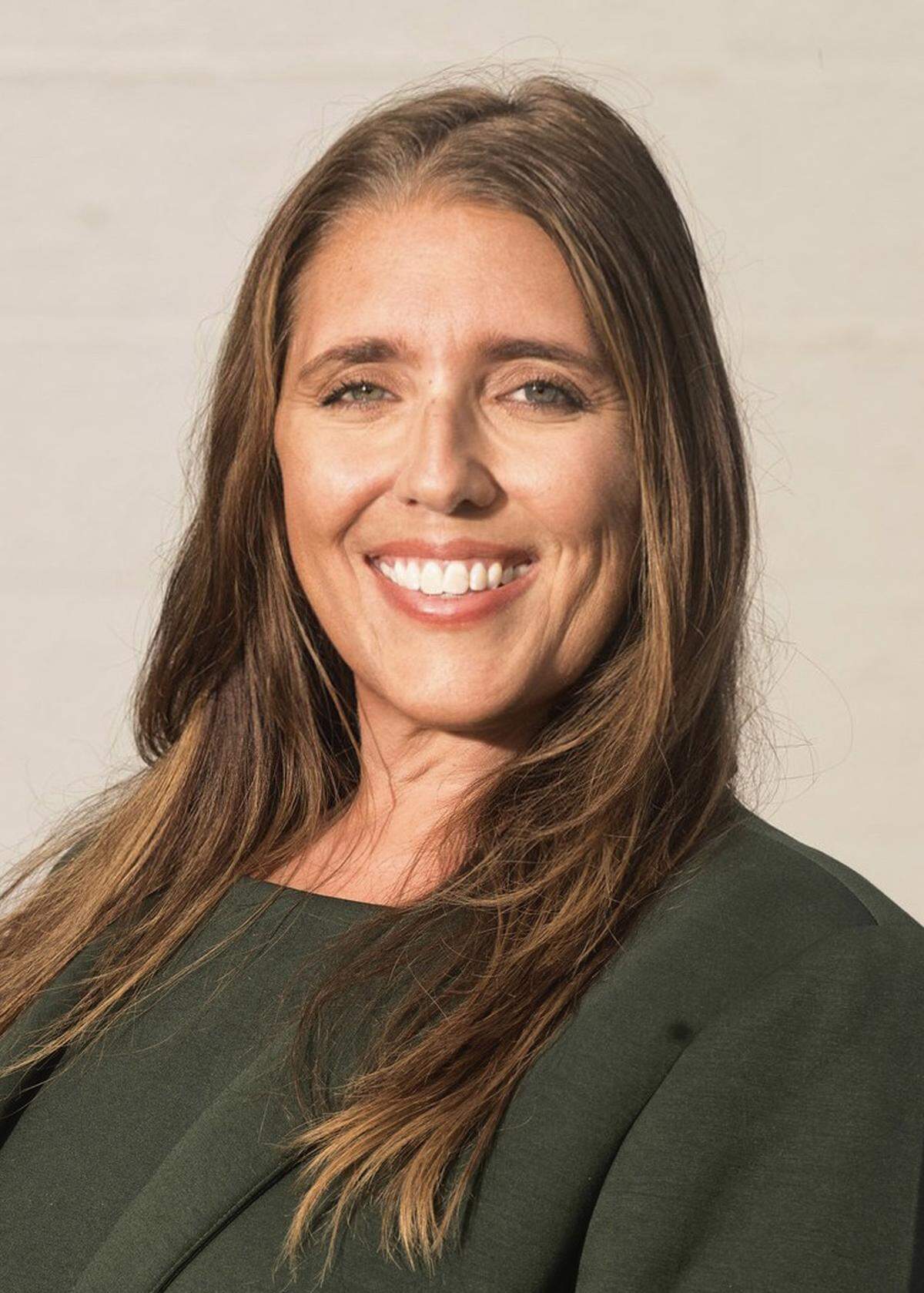 Former Parrish Civic Association President Jennifer Hamey is running without party affiliation in District 1.