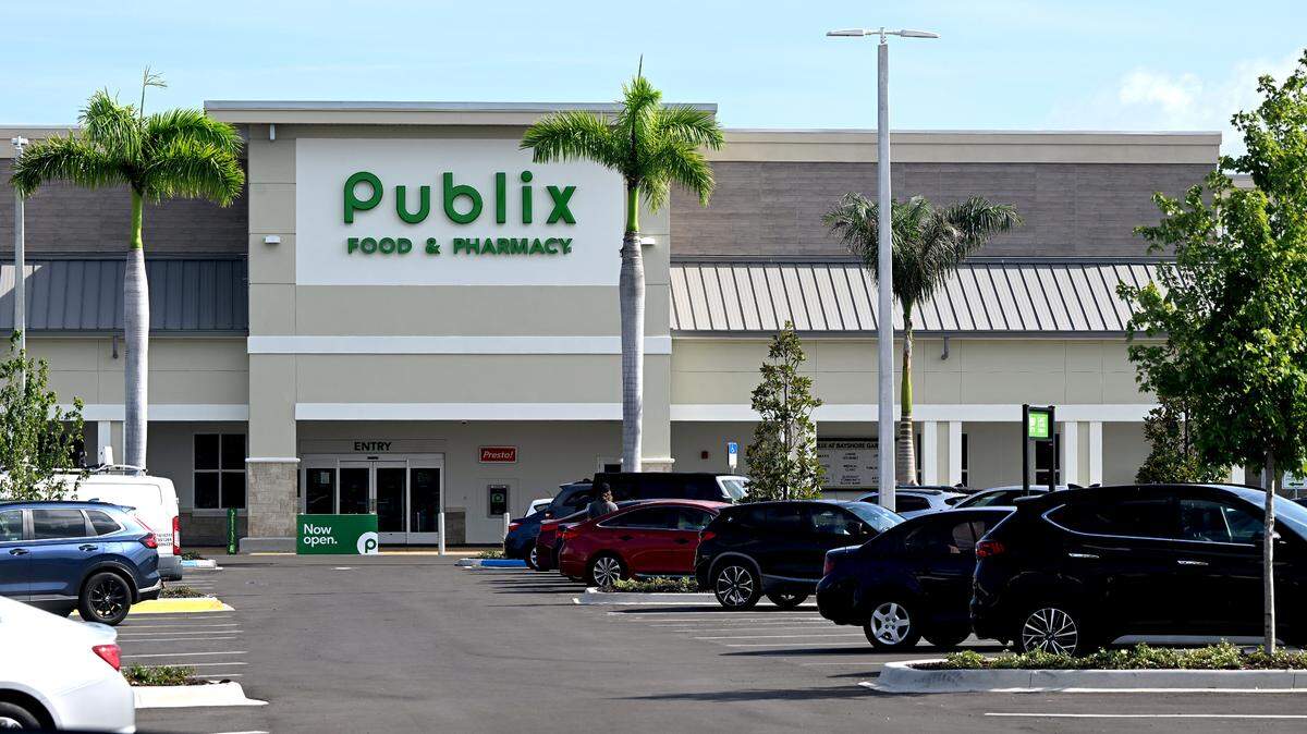 The Publix Bayshore Gardens reopened after major renovations on Saturday, July 19, 2025. The store covers more than 54,000 square feet, with a liquor store and drive-thru pharmacy. Photo taken July 21, 2025.