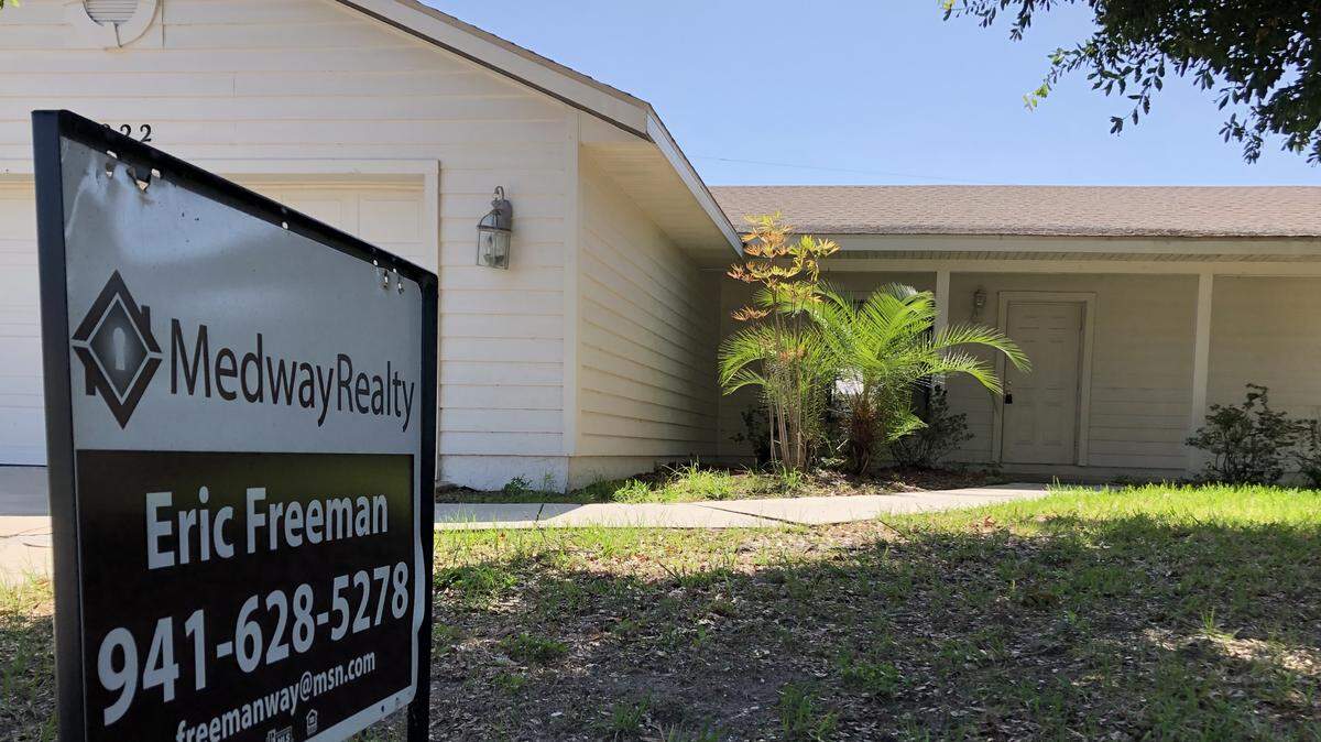 It was a sellers market in the Bradenton area in April with a declining inventory of homes. Single-family home sales fell 21 percent, while condo sales fell 31 percent.