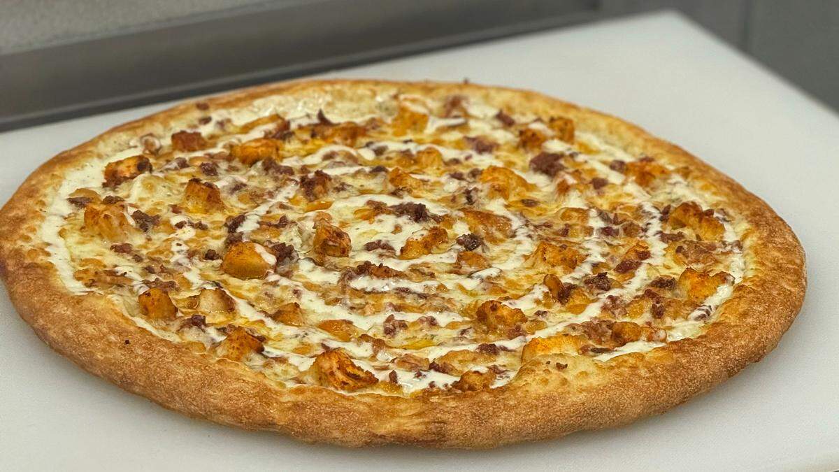 Chicken bacon ranch pizza at Stoner’s Pizza Joint at 3985 Cortez Road West in Bradenton.
