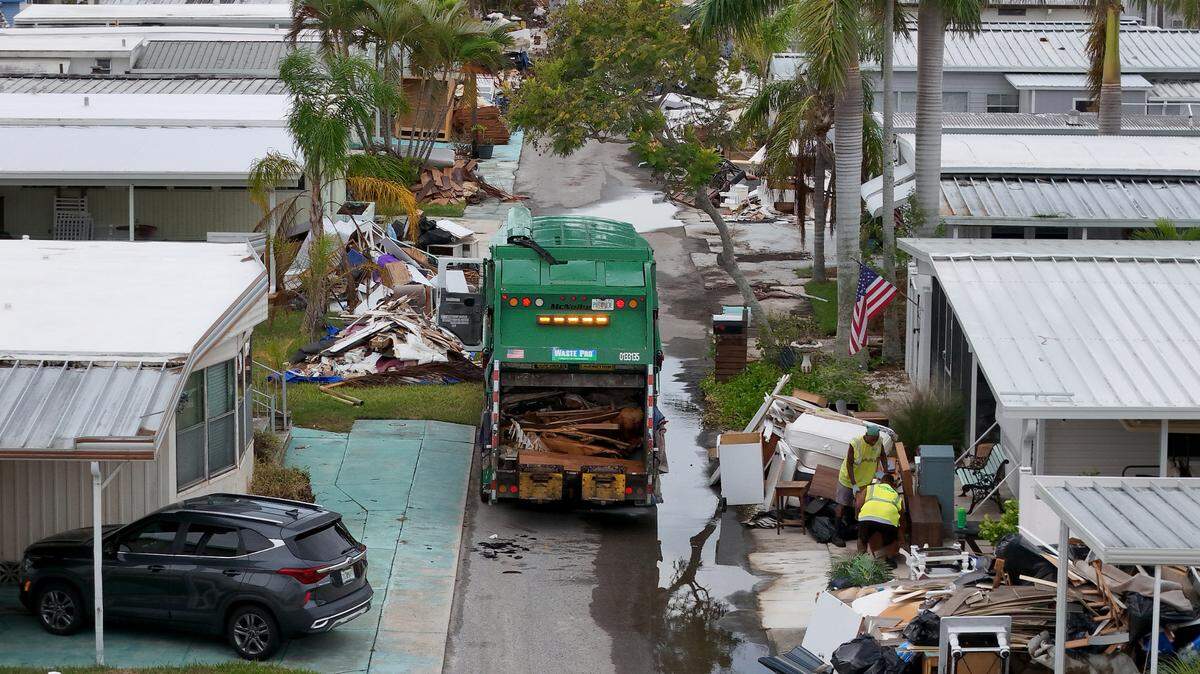 Manatee County crews rush to gather debris ahead of back-to-back powerful hurricanes