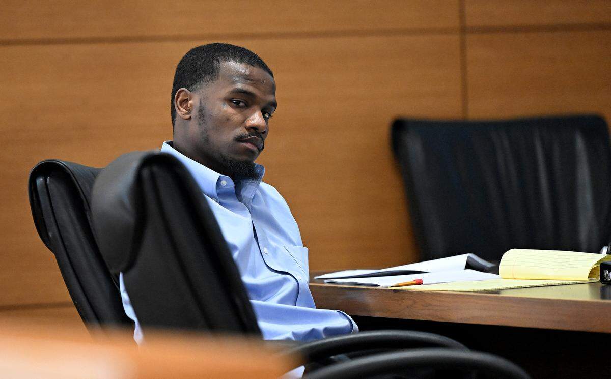 Shamar Johnson awaits the verdict during his trial at the Manatee County Judicial Center, for the 2021 shooting that killed Cecil Richardson.