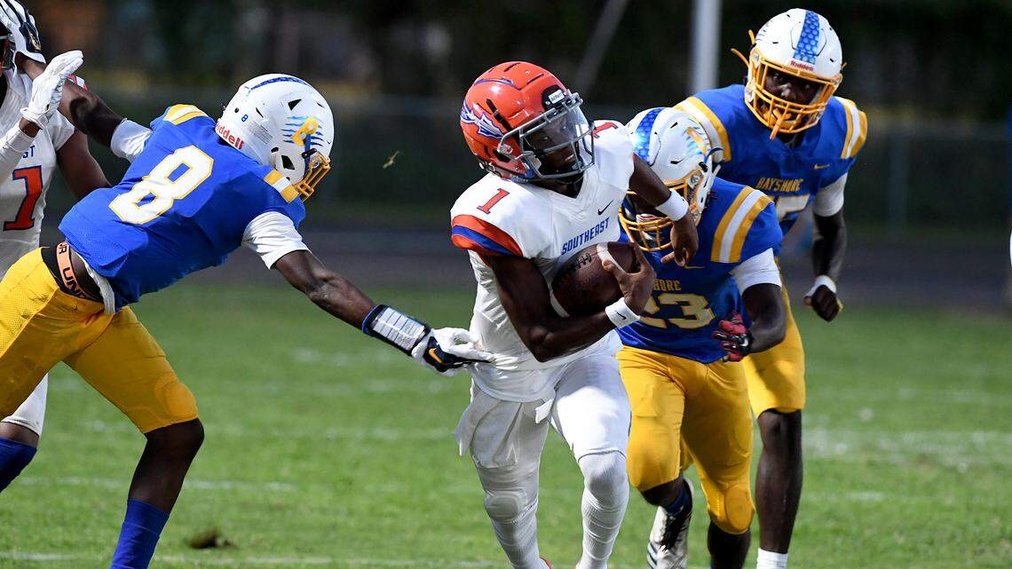 Friday night lights: Here are the Week 5 final scores for Manatee County football teams