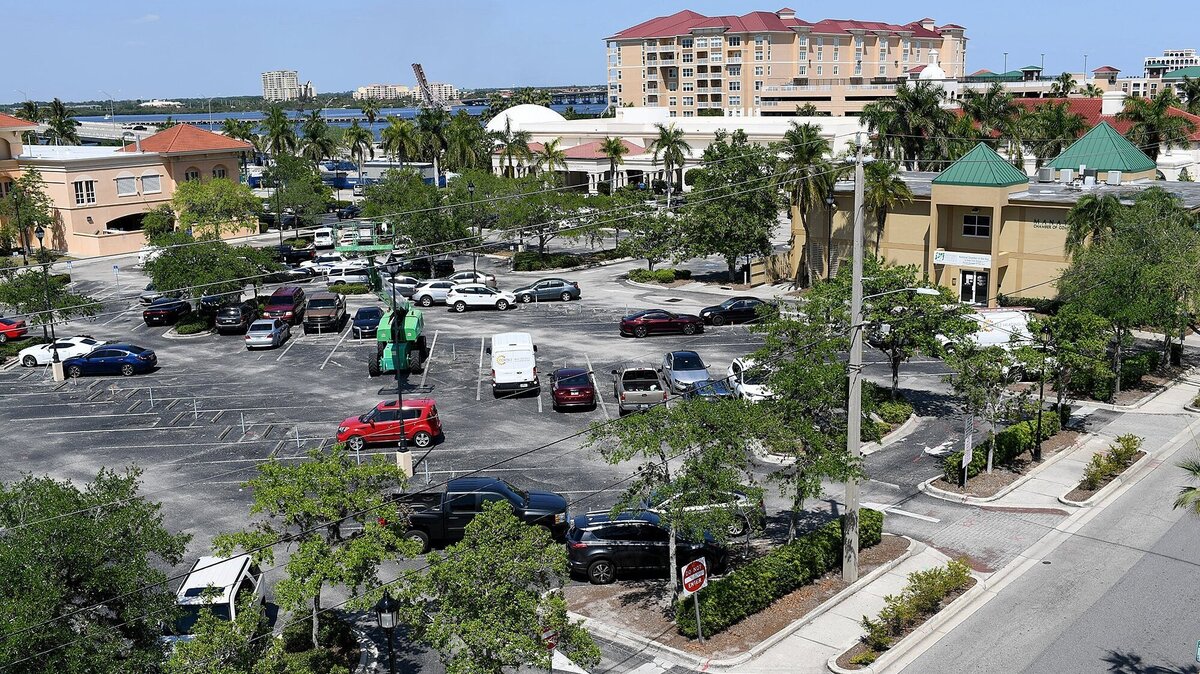 The City Centre Parking Lot at 3rd Avenue West between 10th and 12th Streets will be closed beginning April 16th for construction of the new City Centre Parking Facility.