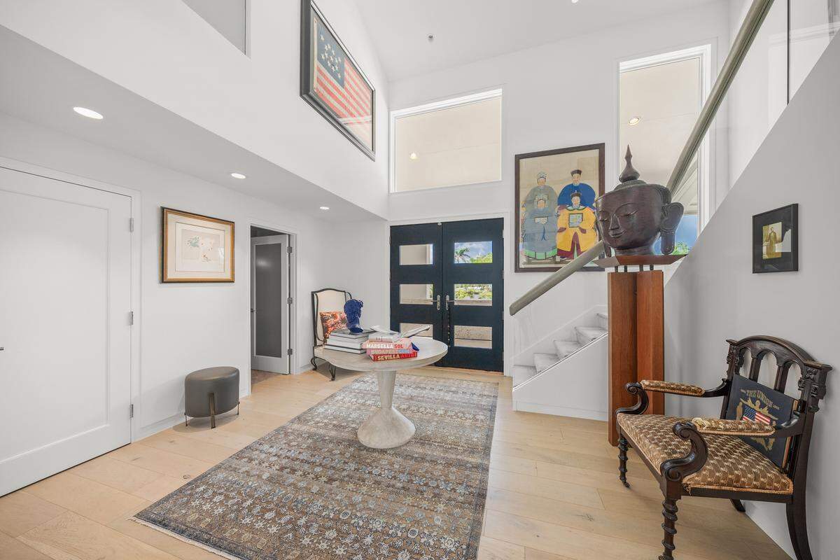 A Lido Shores mansion hit the market for $26 million in August 2025.