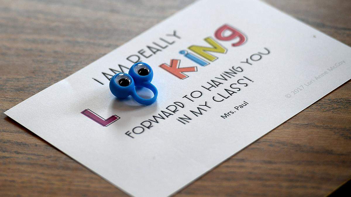 08/05/21—Johnson K-8 kindergarten teacher Jennifer Paul laid out welcome notes with small toys for her students.