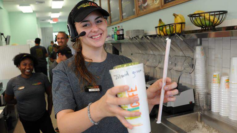 Tropical Smoothie Cafe opens for business in Bradenton