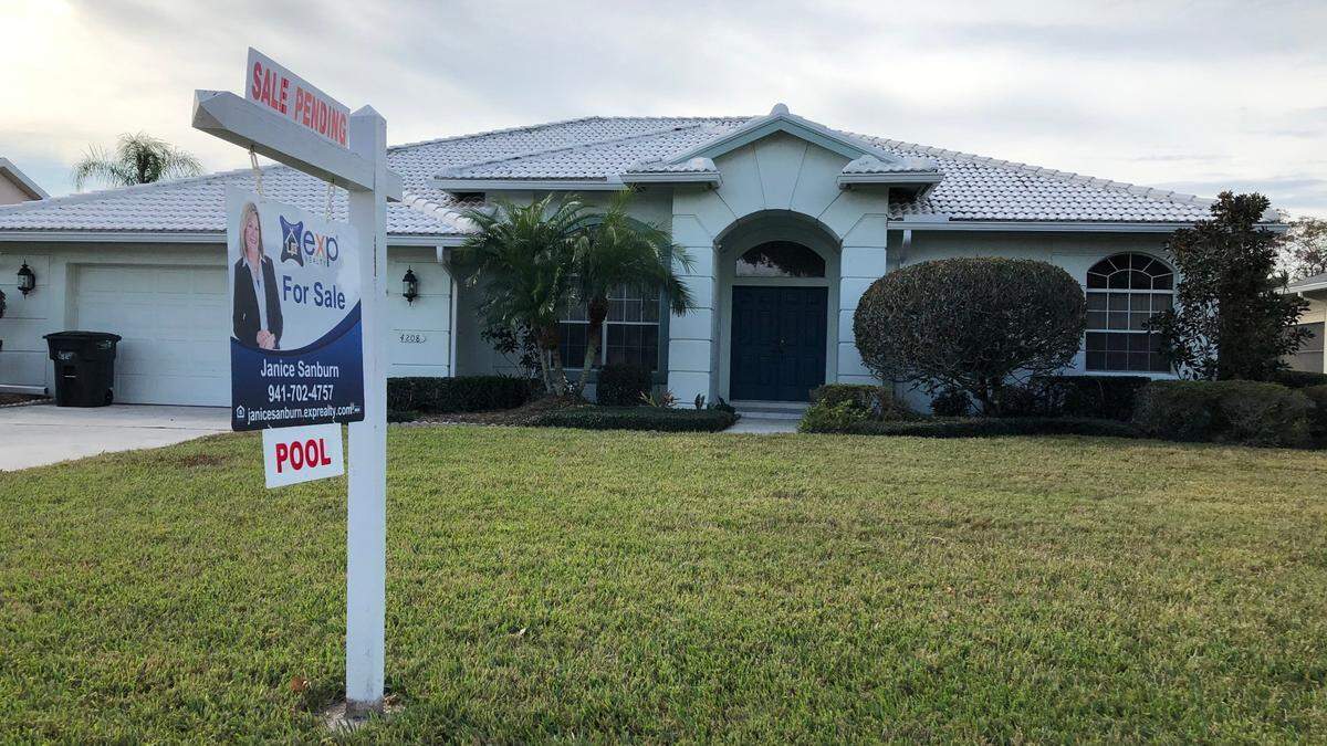 12/22/2020--In January, buyers paid a median price of&nbsp; $370,000 for existing single-family houses in the Bradenton area, up 12 percent from the same month a year ago, an all-time record,&nbsp; according to the Realtor Association of Sarasota and Manatee. The median price is the exact mid-point for all houses sold.