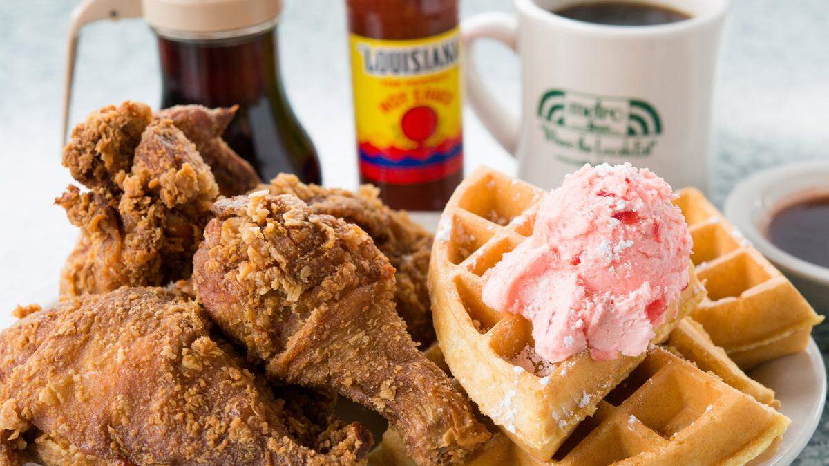 Metro Diner has signed a lease for space in the Pinebrook Commons shopping center on Cortez Road. It would be the first Metro Diner in Manatee County. An opening date has not been announced.