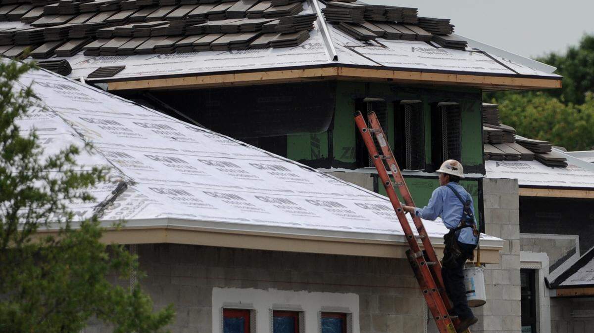 Homes are under construction in the Lakewood Ranch community of Country Club East. Starwood Land, a partnership with Schroeder-Manatee Ranch in 2013 to develop the upscale community, has sold off over $58 million in lots and land in the County Club East section of Lakewood Ranch. 
 GRANT JEFFERIES/Bradenton Herald
