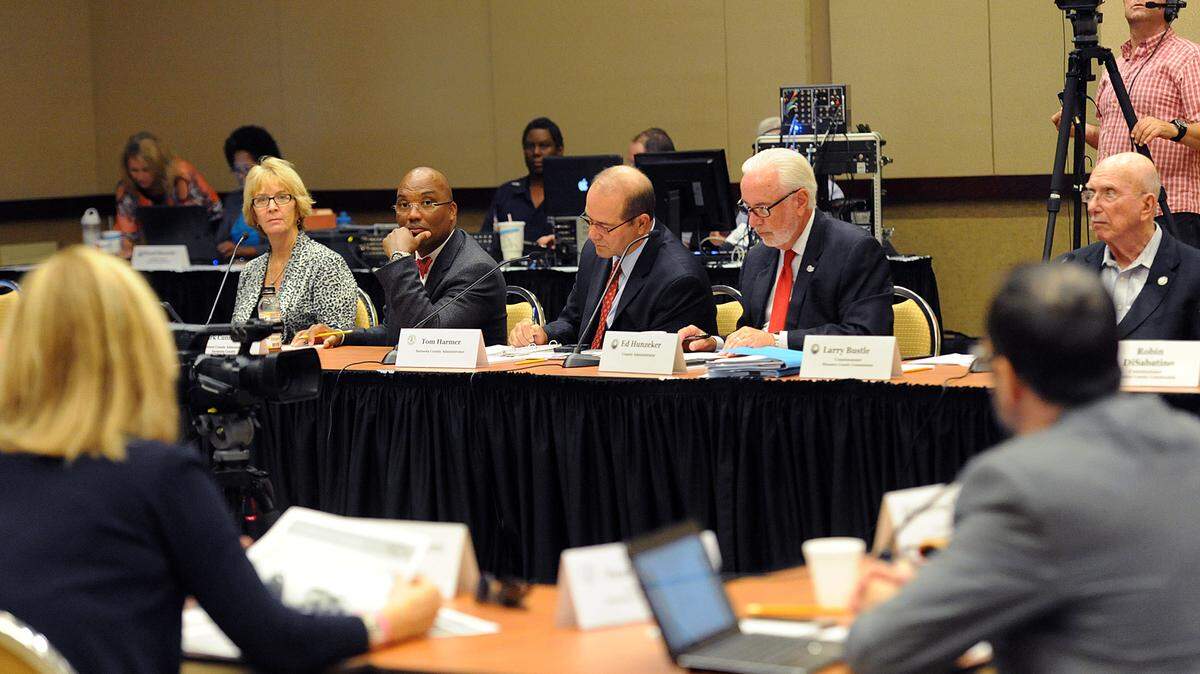 Manatee and Sarasota County Commissioners in a joint meeting at the Bradenton Area Convention Center Thursday. 
 TIFFANY TOMPKINS-CONDIE/Bradenton Herald
