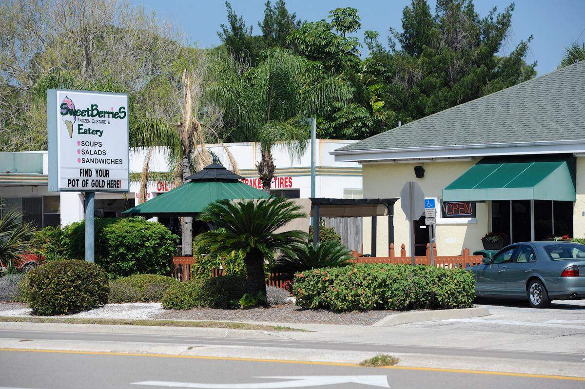 SweetBerries Eatery & Frozen Custard, at right, has purchased neighboring Westside Auto, visible at left.  Westside Auto plans to close in May.PAUL VIDELA/Bradenton Herald