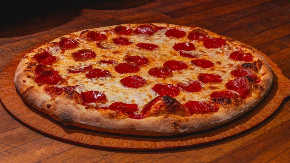 Godson’s Pizzeria is moving from Cortez Road to a new location at 3306 Manatee Ave. W., Bradenton.