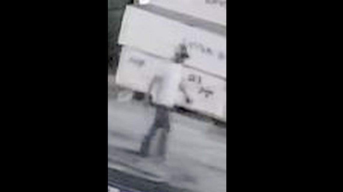 Bradenton Police are trying to identify two people who allegedly burglarized Builder’s First Source on Thursday, Aug. 15. They’re also looking for a white Dodge Ram 2500 or 3500.