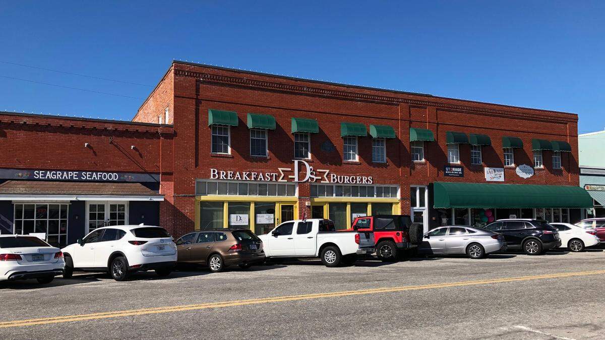 01/12/2021--The state of Florida recognized efforts to revitalize Palmetto’s Old Main Street, now called 10th Avenue West, by announcing this week that the historic area is now a participating community in the Florida Main Street program.