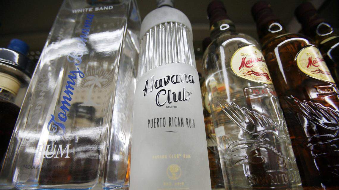 Getting a cocktail with your takeout is a step closer to being permanent in Florida