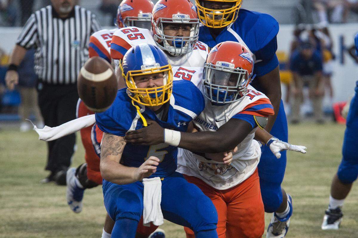Southeast defensive lineman Kam’Ron Green (12), who is working his way back from a torn ACL, has committed to play at UCF.