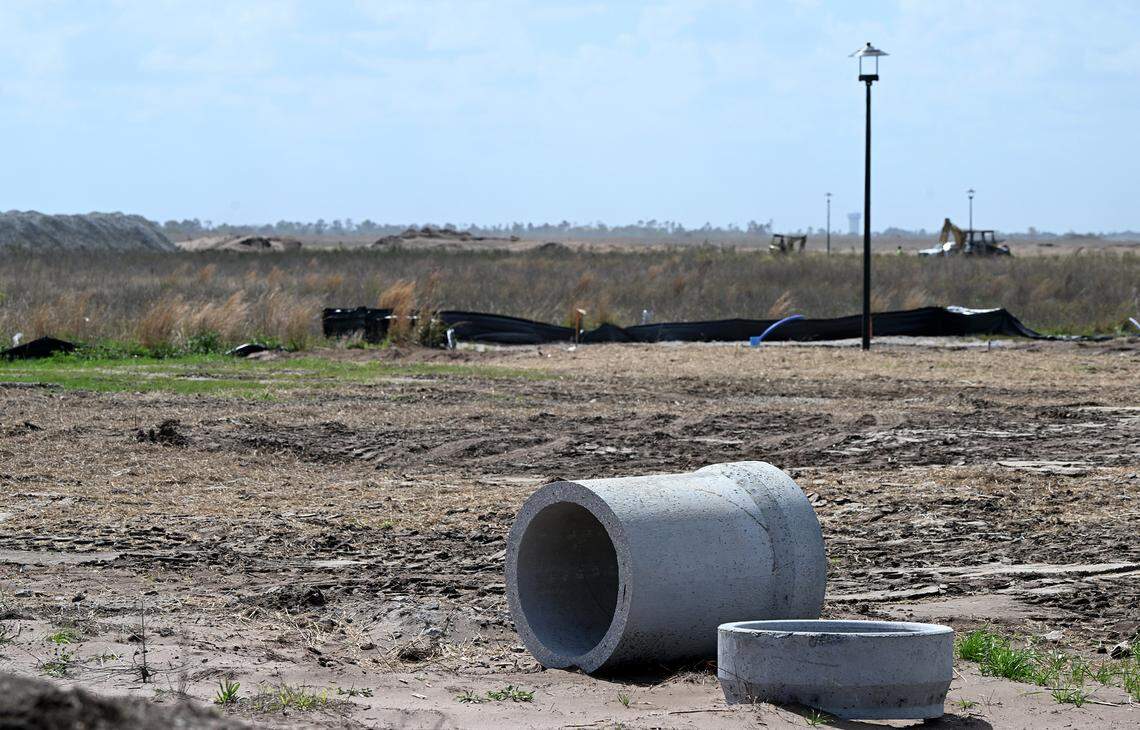 Foxbrook residents are complaining of constant dirt in their homes, yards and cars from dirt blowing from the nearby Rye Ranch construction site in Parrish. Photos taken March 4, 2025.