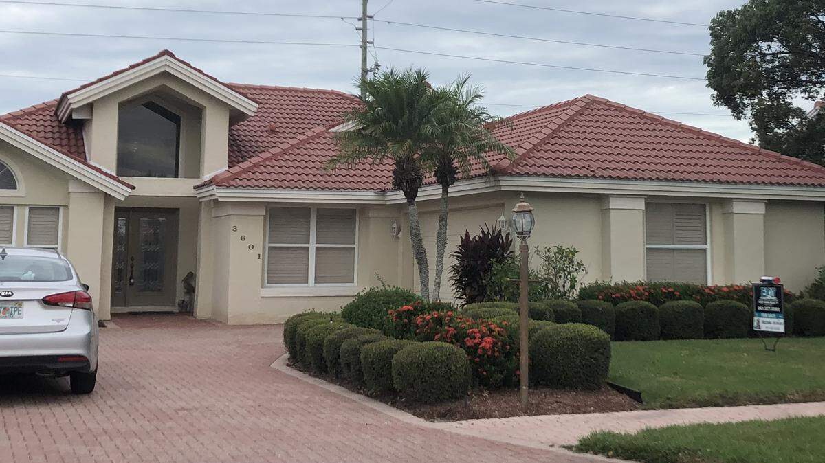 Prices for existing single-family homes in the Bradenton area remained near record highs in September, although the number of sales dropped off sharply from the same month a year ago. Inventory was up from a year ago, including this home photographed 10/19/2022.
