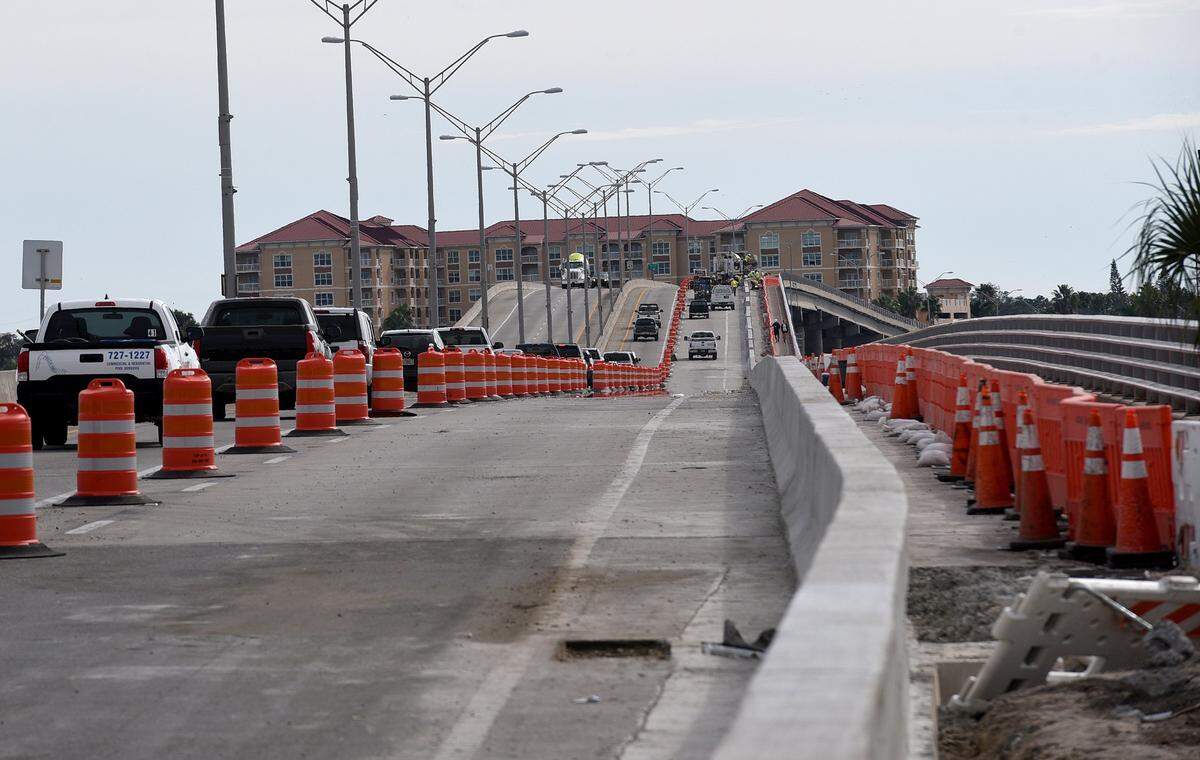 Florida Department of Transportation hopes to reopen the closed southbound lane to traffic on the Green Bridge by Christmas. The carrying capacity is one of FDOT’s concerns in its tentative five-year work plan.
