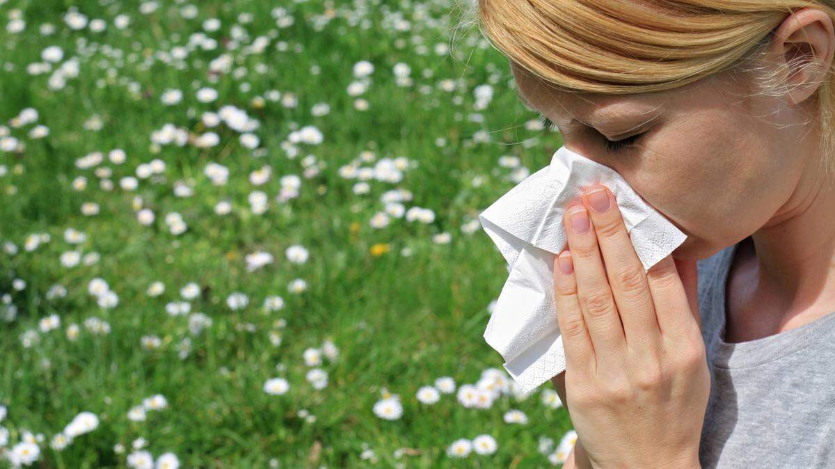 Allergy medications that you can buy without a prescription are considered relatively safe and can be taken on a long-term basis, but may not be the best treatment option if your allergy symptoms are severe or if symptoms persist despite medication. Fotolia/TNS