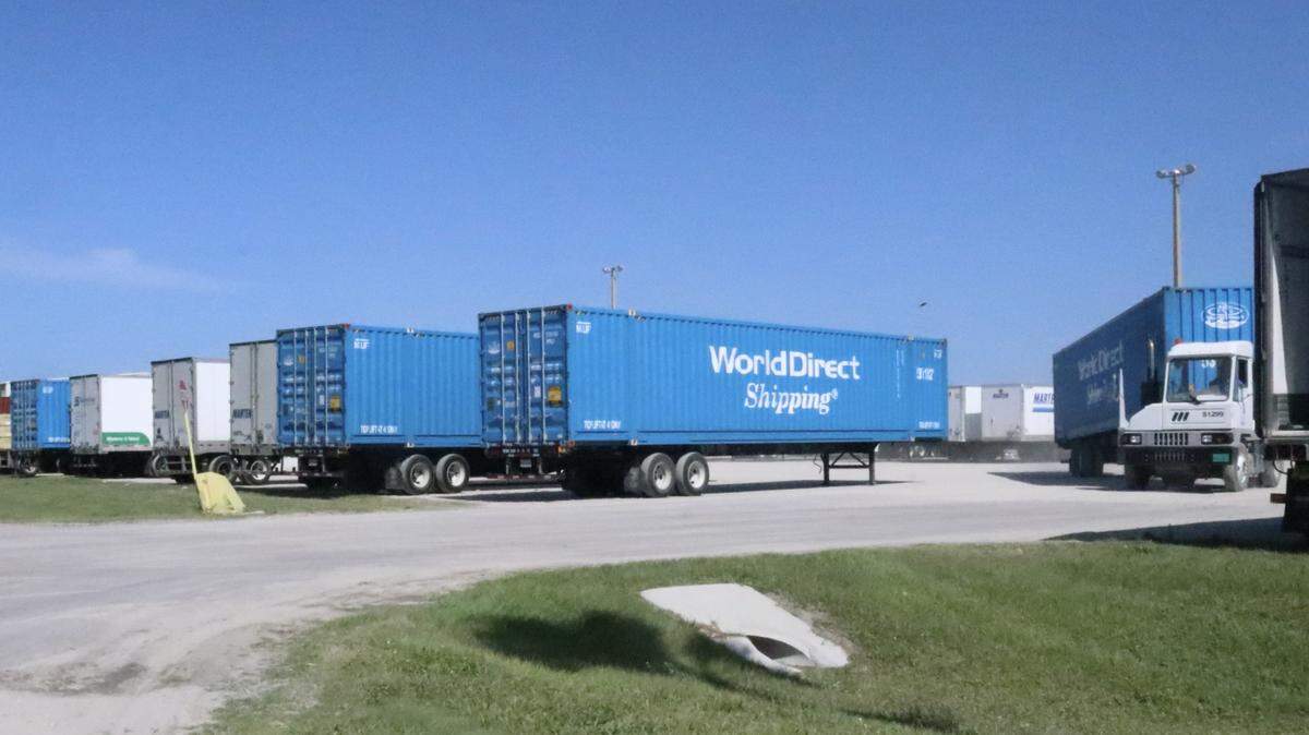 The owners of World&nbsp;Direct&nbsp;Shipping, a Palmetto-based company, have announced a bold initiative to send imported manufactured Mexican goods from SeaPort Manatee to the Northeast via a proposed CSX rail connection. Photo taken April 21, 2022.