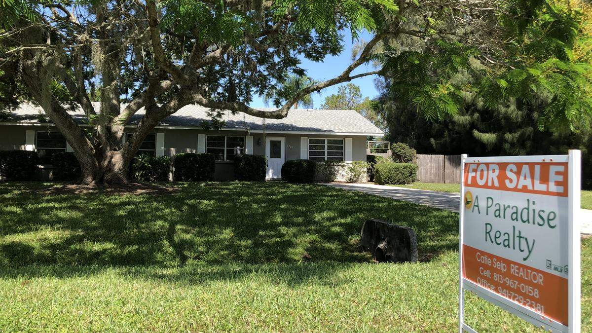 It was a sellers market in the Bradenton area in April with a declining inventory of homes. Single-family home sales fell 21 percent, while condo sales fell 31 percent.