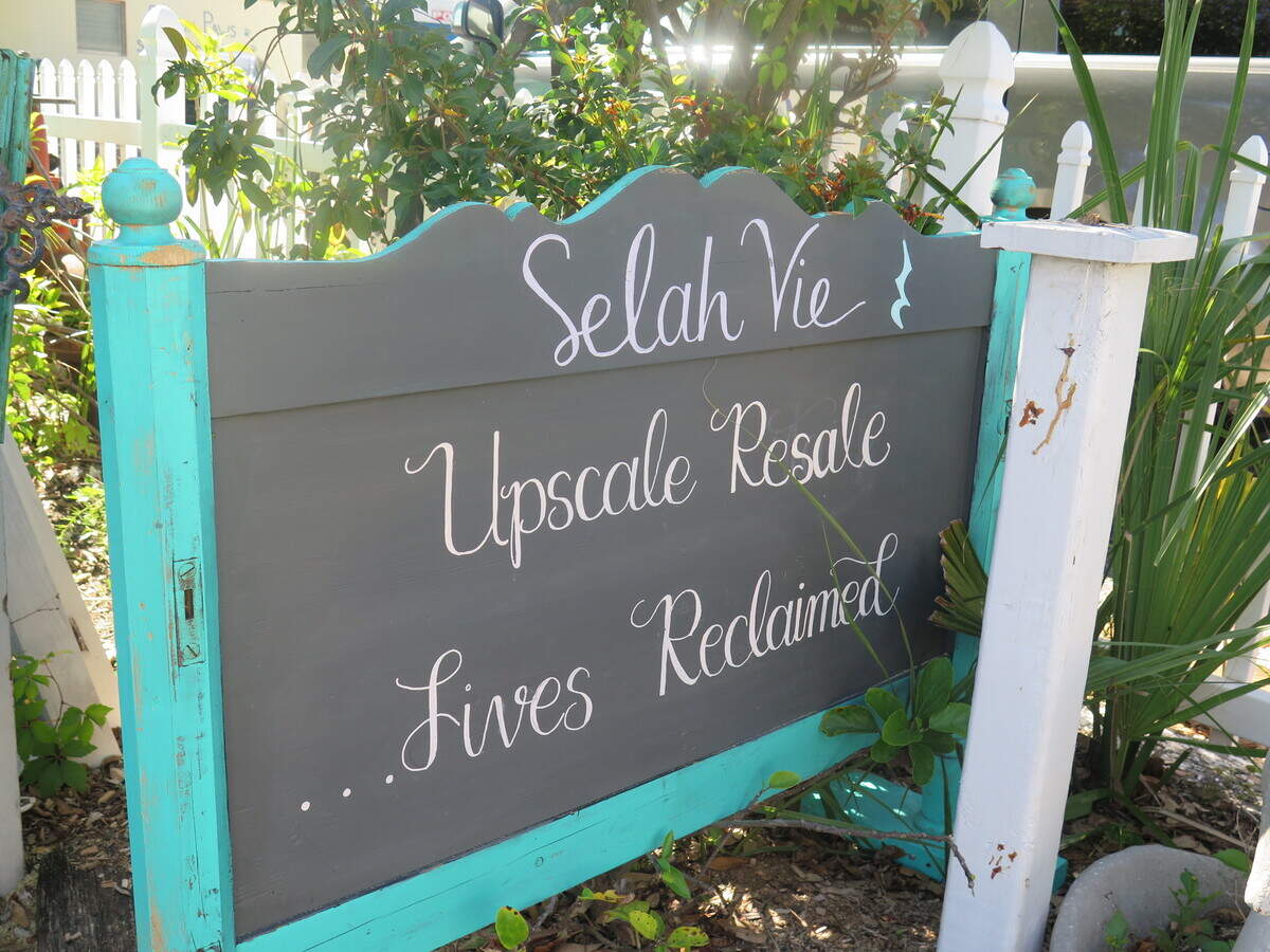 Selah Vie is an upscale boutique with low prices. Shoppers can find gently used name brand clothing for cheap prices.
