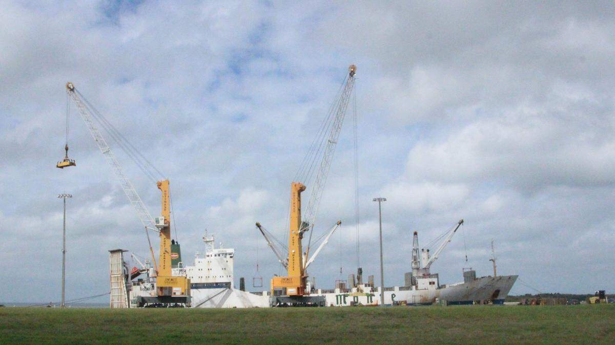 6/7/2019--Fresh Del Monte Produce Inc. has helped drive containerized cargo trade to record heights at Port Manatee.