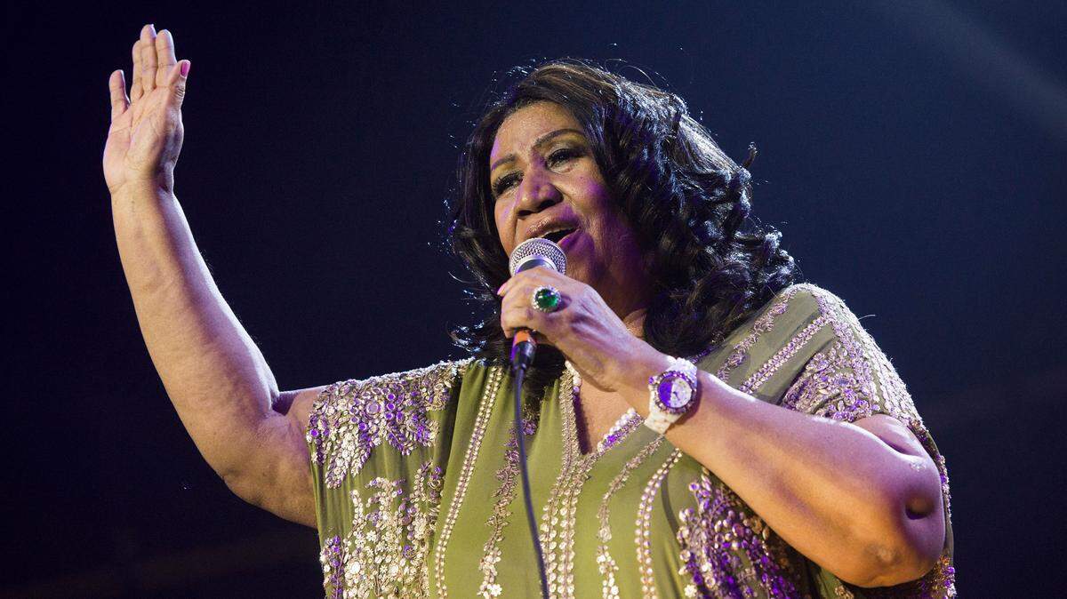 FILE - In this May 11, 2013 file photo, Aretha Franklin performs during McDonald's Gospelfest 2013 at the Prudential Center in Newark, N.J. Franklin and former baseball player Bo Jackson will be honored at the 2013 MLB Beacon Awards Luncheon next month. Major League Baseball announced Thursday, July 25, that Franklin and Jackson will receive awards Aug. 24 at the Chicago Marriott Magnificent Mile before the annual Civil Rights Game. The game will be played between the Chicago White Sox and the Texas Rangers at the U.S. Cellular Field. (Photo by Charles Sykes/Invision/AP, File)