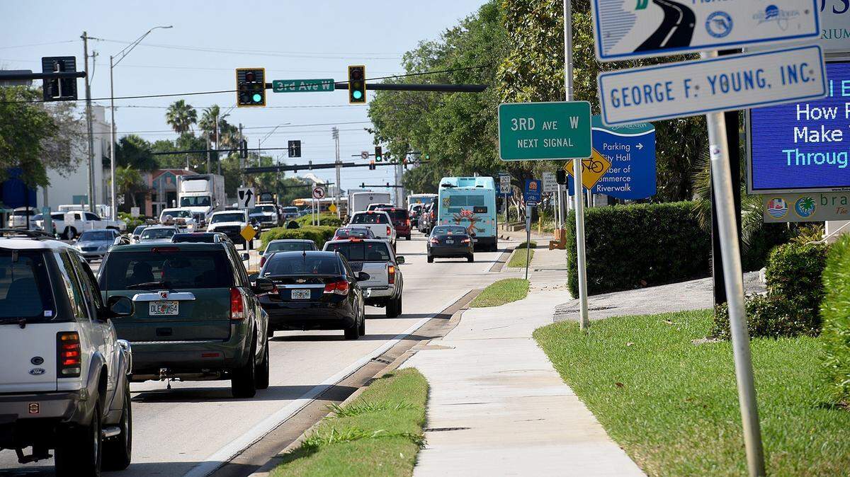 The Regional Traffic Management Center announced the completion of its Smart traffic website, which allows commuters to get a real-time view of traffic conditions using more than 200 CCTV cameras along roads from Parrish to North Port.